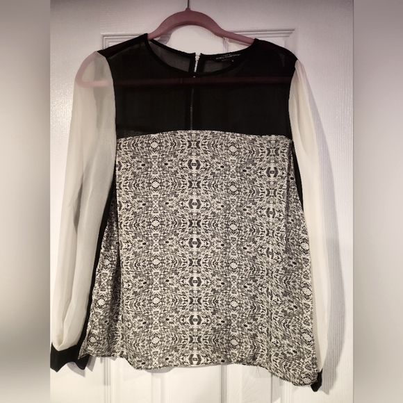 W118 by Walter Baker black and white pattern top sheer details - Picture 3 of 6